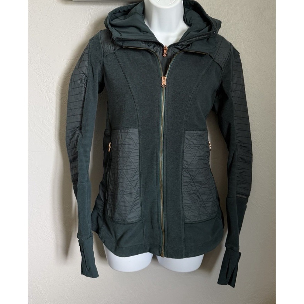 Lululemon Fleecy Keen III Jacket Womens Size 6 Green Quilted Hooded Double Zip